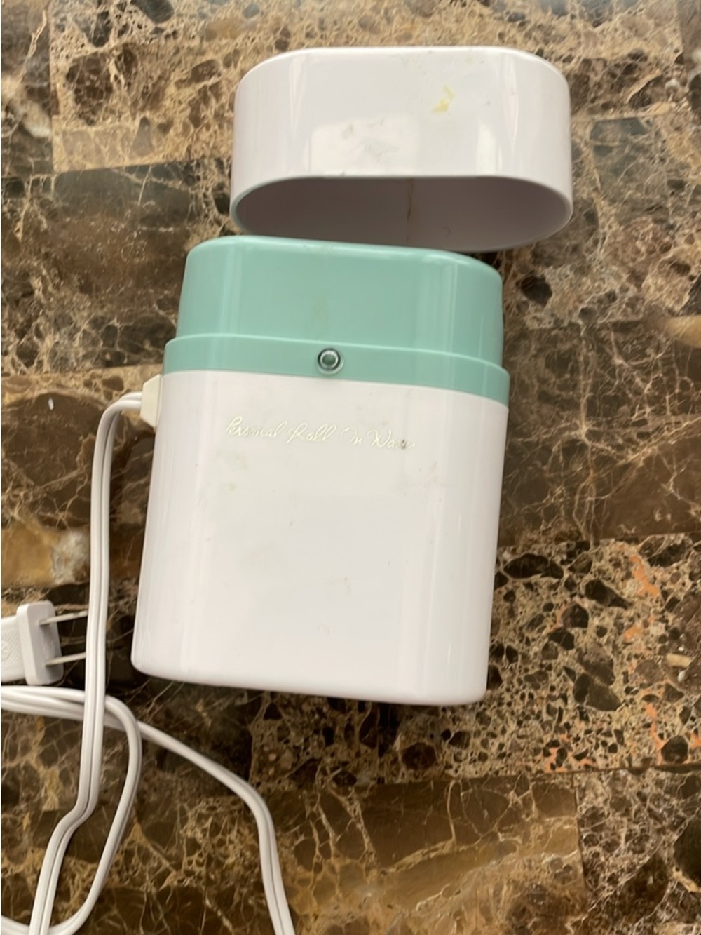 Electric Wax Warmer in White and Mint